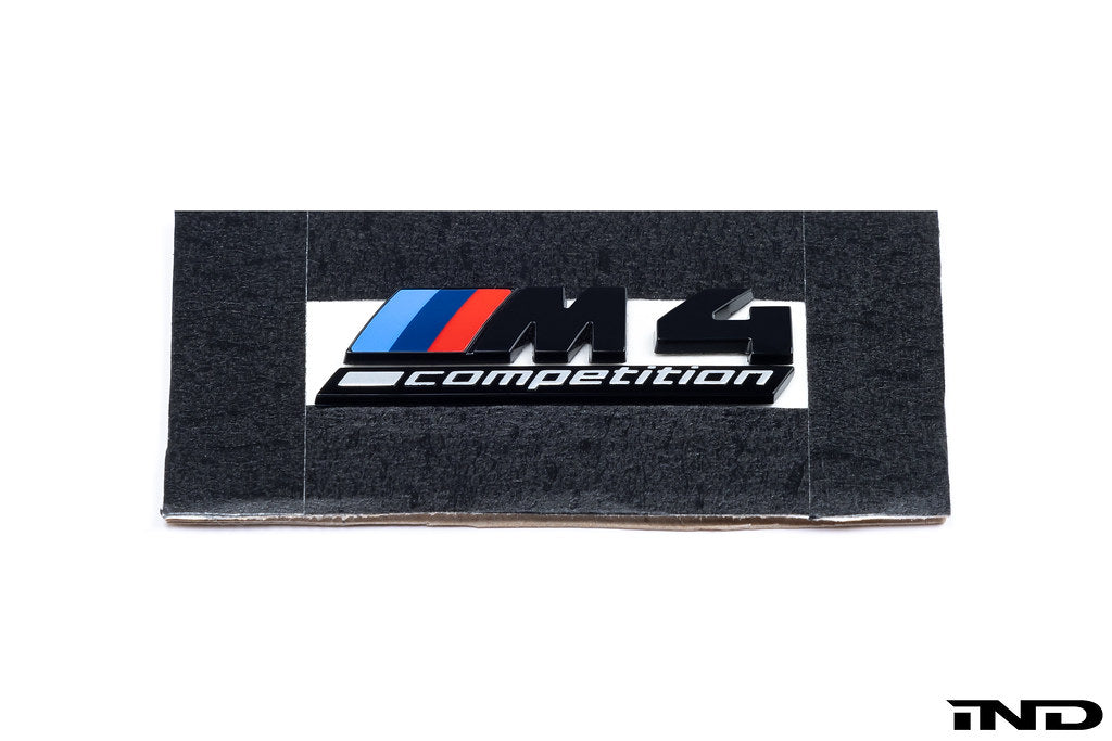 IND G8X M3 / M4 コンペティション グロスブラック フロントグリルエンブレム