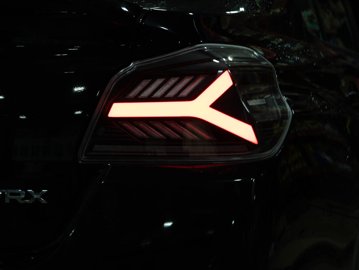 OLM Y-Spec LEDテールランプ(クリアレンズ レッドオプティック)- 2015-2021 WRX/STI用
