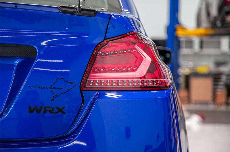 OLM Evolutionテールライト - クリアレンズ・レッドベース・ホワイトバー - 2015-2021 スバル WRX/STI用