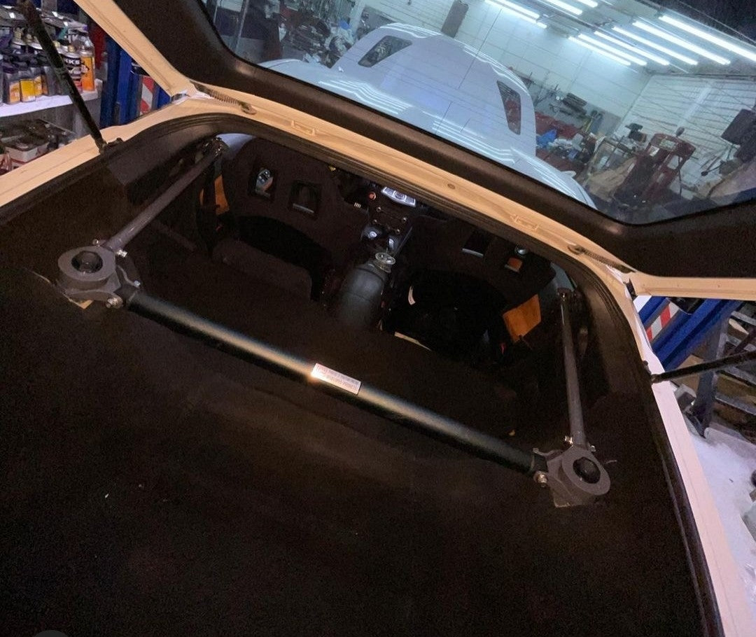 P2M ニッサン Z34 フェアレディZ 370Z Bピラー追加ブレース (2ピースリンク)