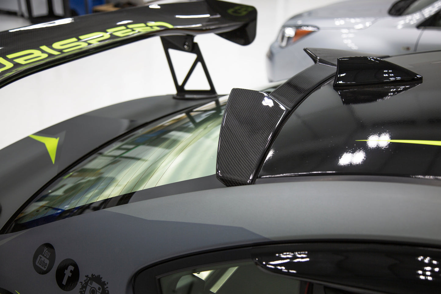 OLM ATAK カーボンファイバールーフスポイラー - 2015-2021 スバル WRX / STI用