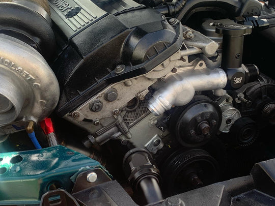 Chase Bays -20AN ORB ウェルドオンアダプター - 未加工アルミニウム | 汎用(CB-20ANWELD/A)