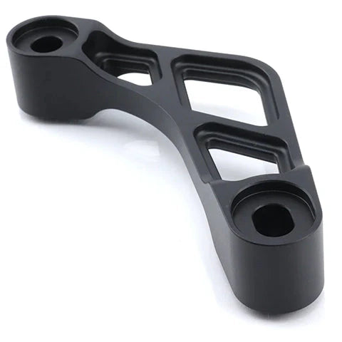 Hybrid Racing K シリーズ アイドラー ブラケット & プーリー キット | 2002~2006 アキュラ RSX、2002~2005 ホンダ シビック Si、2004~2008 アキュラ TSX (HYB-IDB-01-02)。