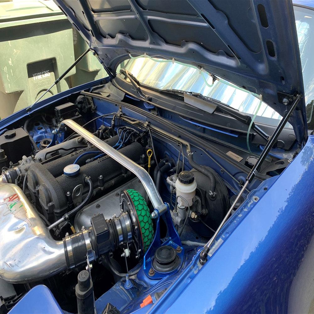 P2M ブラック ボンネット ダンパー | 1988-2005 マツダ MX-5 ミアータ・ロードスター (P2-BHDNABMX5-TP)