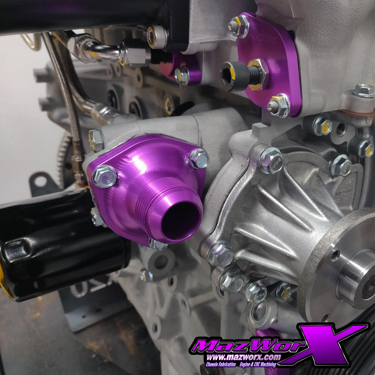 Mazworx - SR20 ビレットサーモスタットハウジング (1040)