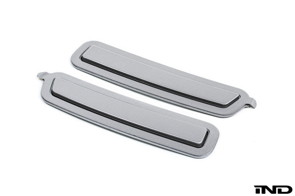 iND i01 i3 painted front reflector set - iND Distribution