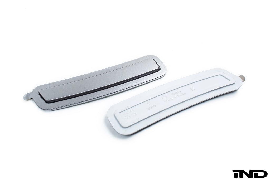 iND i01 i3 painted front reflector set - iND Distribution