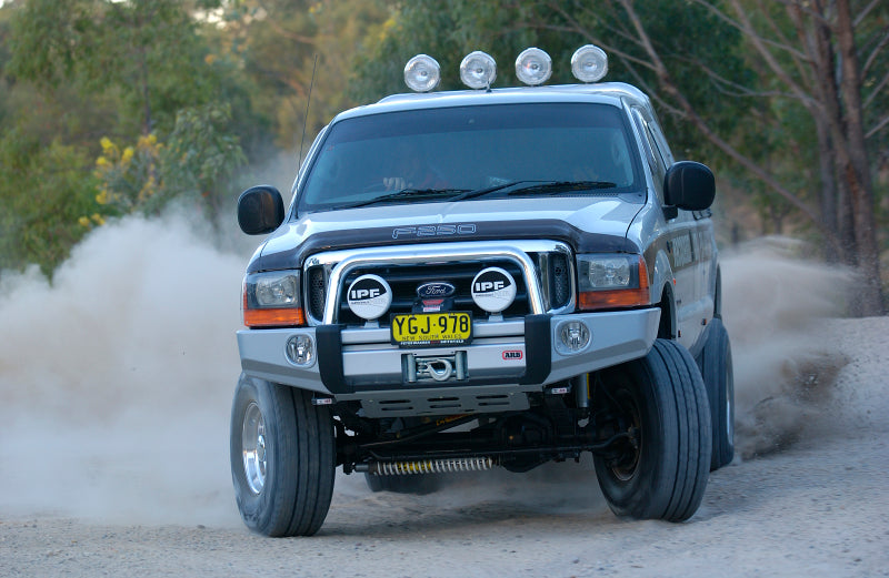 ARB Sahara Summit フロントバンパースーツ 200 GXL 8/18オン OEフォグ 8-12（M12非適合）