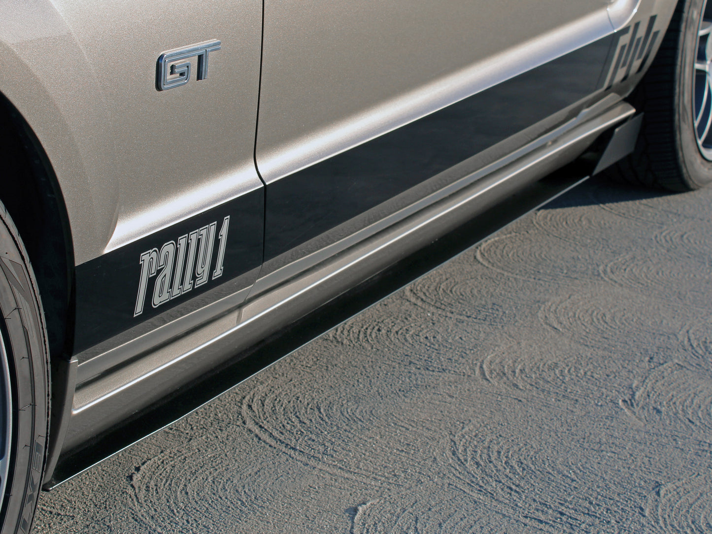 Rally Innovations 2005-2009 フォード マスタング GT スプリッター パッケージ [FO-P8C-PKG-01]