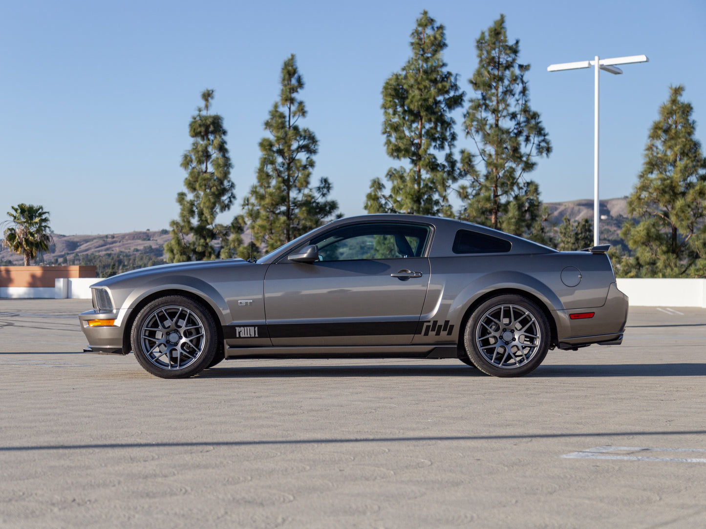 Rally Innovations 2005-2009 フォード マスタング GT スプリッター パッケージ [FO-P8C-PKG-01]