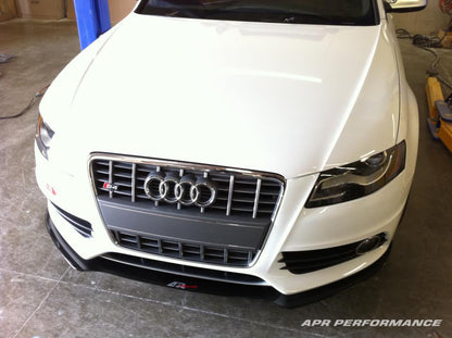 APRパフォーマンス 2009-2012 アウディ S4 カーボンファイバー ウィンド スプリッター ロッド付き - CW-504912