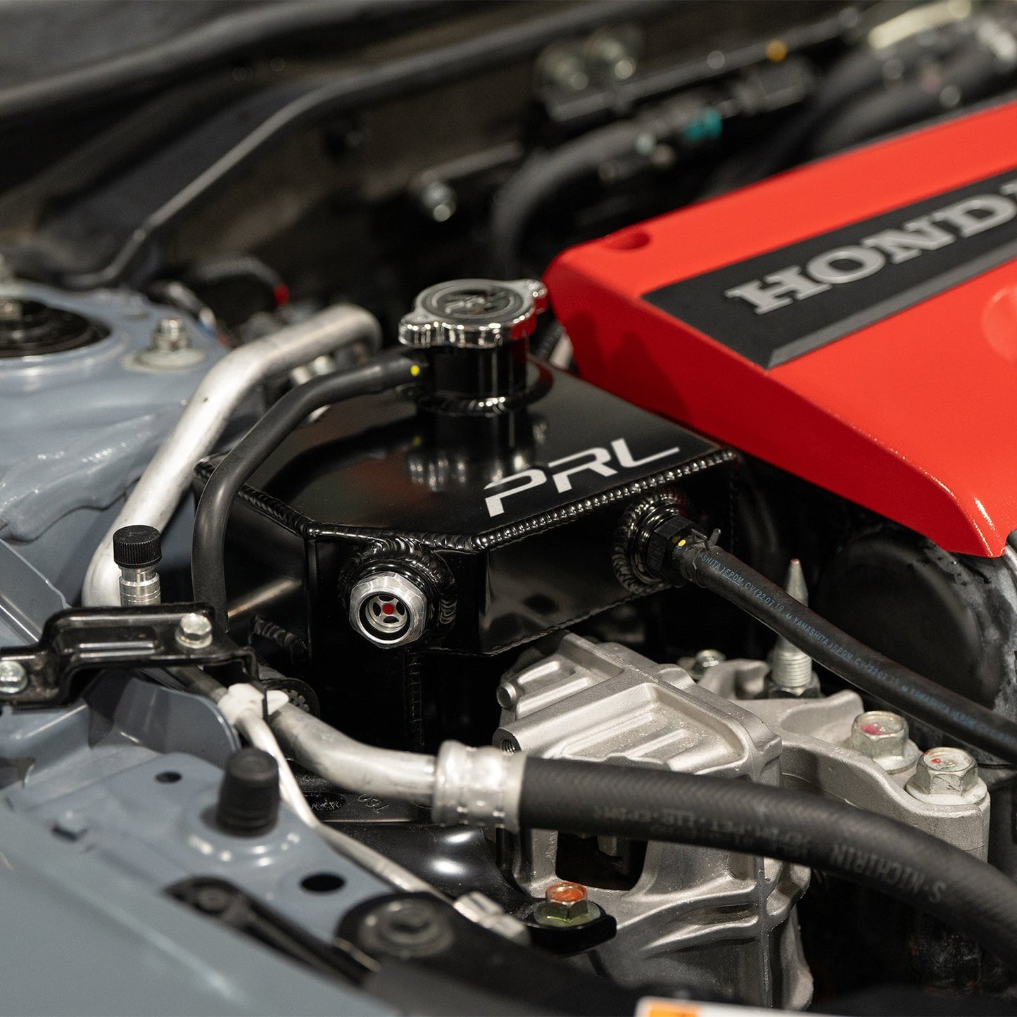 PRL Motorsports 2017-2025 ホンダ シビック タイプR、2016-2021 ホンダ シビック 1.5L ターボ、2024+ アキュラ インテグラ タイプS バッフル付クーラントリザーバータンク