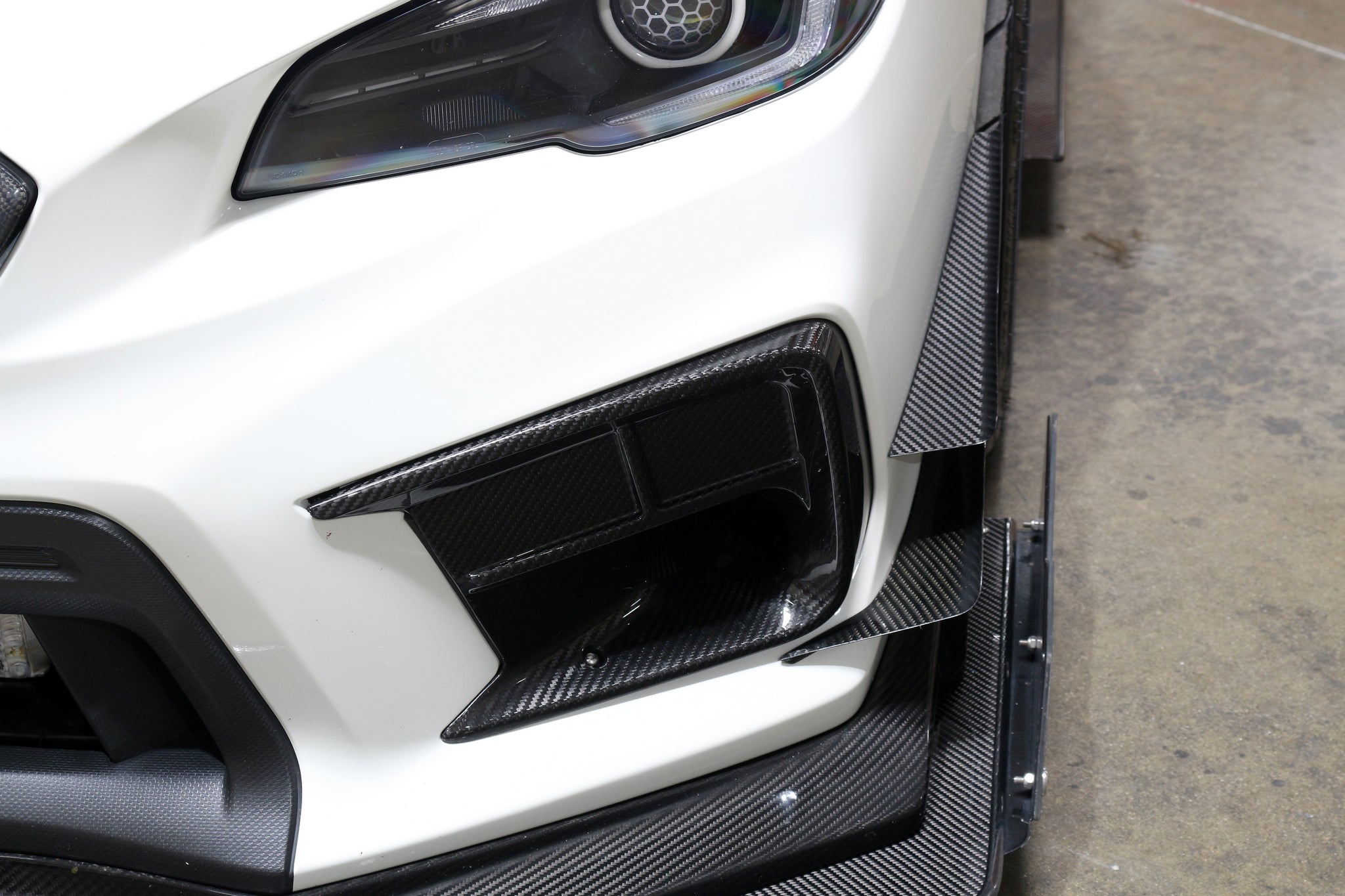 APRパフォーマンス スバル WRX STI カーボンファイバー カナード 2018