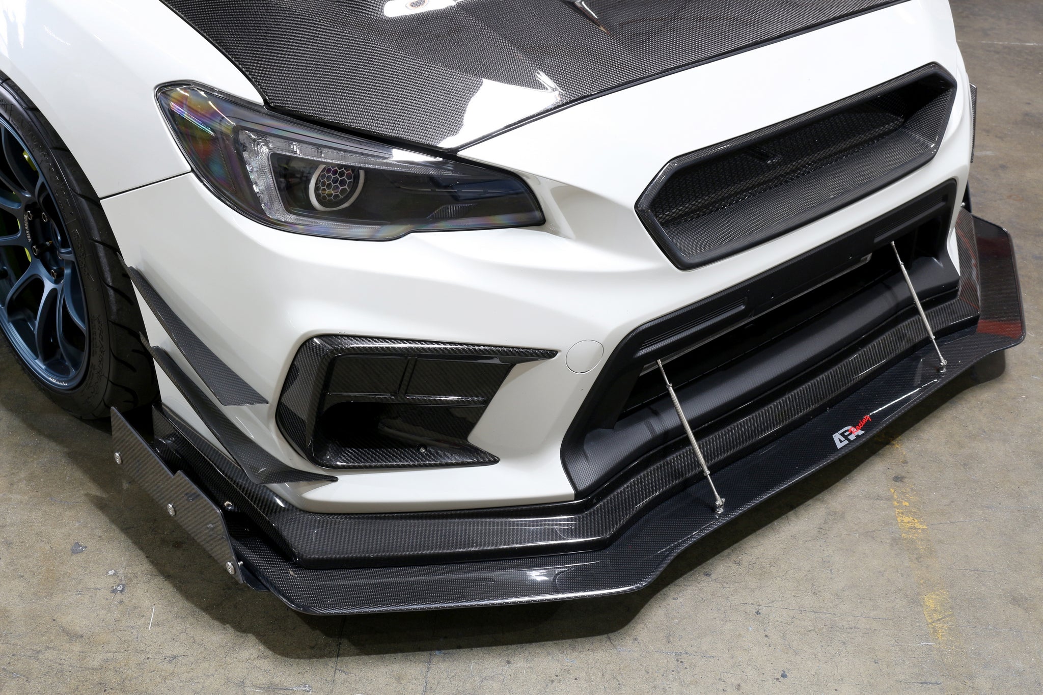 APRパフォーマンス スバル WRX STI カーボンファイバー カナード 2018