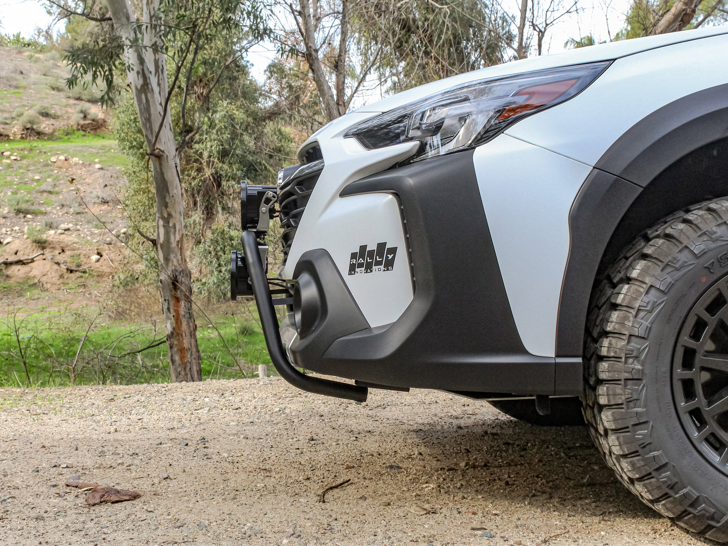 Rally Innovations 2023年以降 スバル アウトバック ラリー ライトバー [SU-BTC-RLB-01]