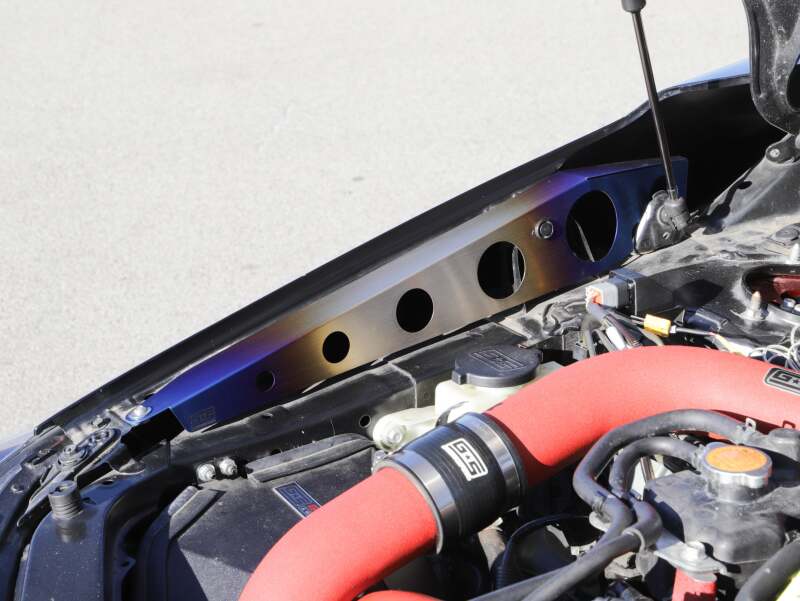 GrimmSpeed フェンダーシュラウド チタン | スバル 2015-2021年 WRX / STI