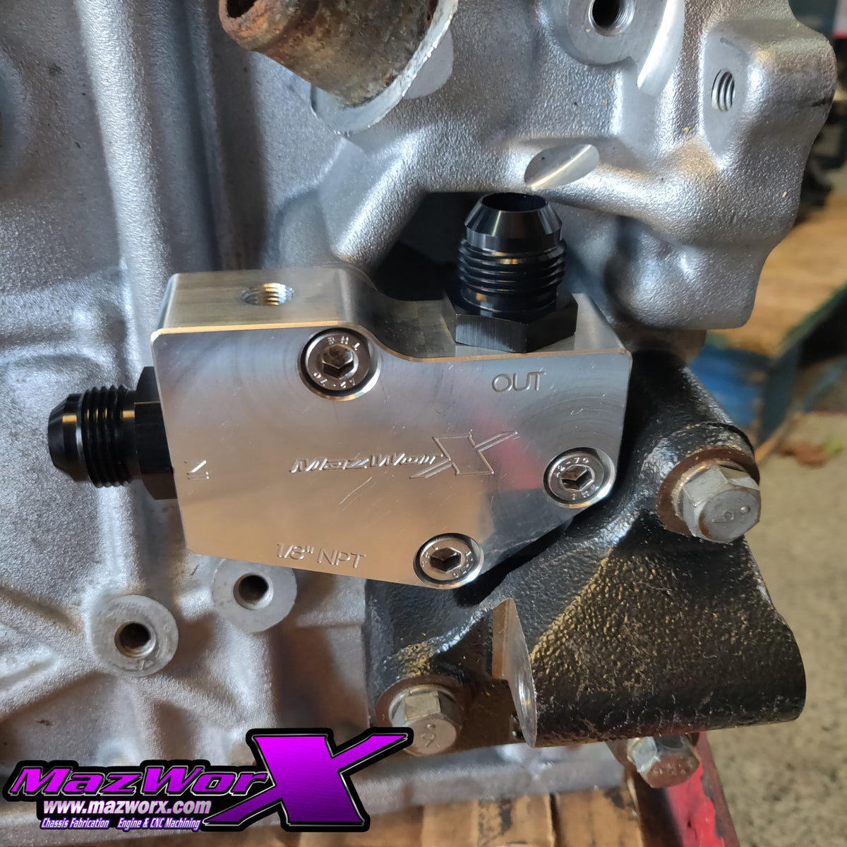 Mazworx - SR20 FF車用(横置きエンジン) オイルブロックアダプター (30003)