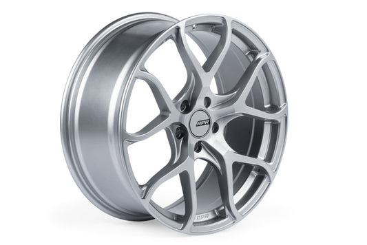 APR A01 フローフォームド - 19x8.5 - 5x112 - ET45 - ハブ径66.5mm - ハイパーシルバー ホイール