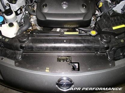 APRパフォーマンス 2003-2009 日産 350Z Z33 カーボンファイバー ラジエータークーリングシュラウド - CF-350231