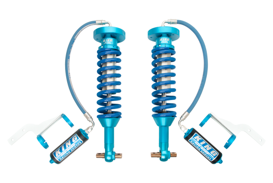 King Shocks 2018年以降Ford Expedition 4WD用フロント 2.5インチ（約63.5mm）径 リモートリザーバー付コイルオーバー（ペア）