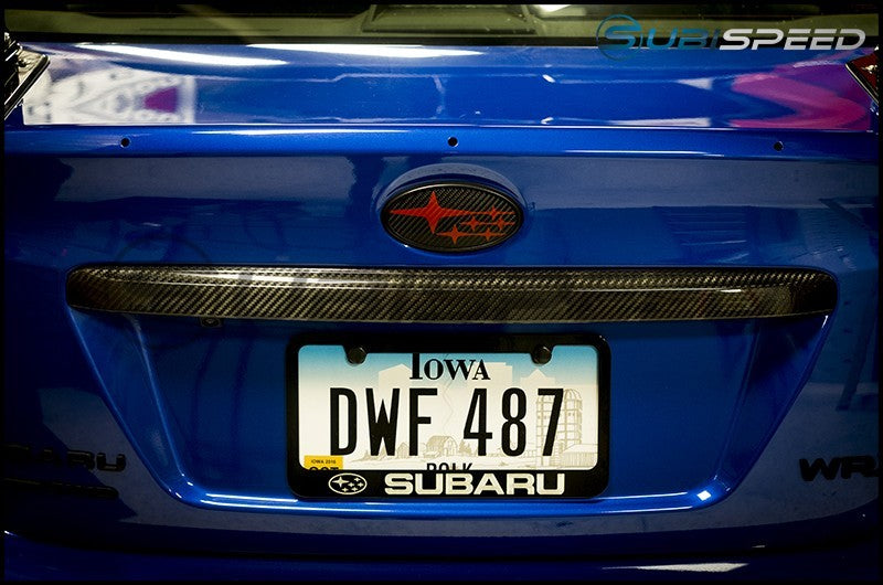 OLM ドライカーボンファイバー トランクフィニッシュ - 2015-2021 スバル WRX / STI用