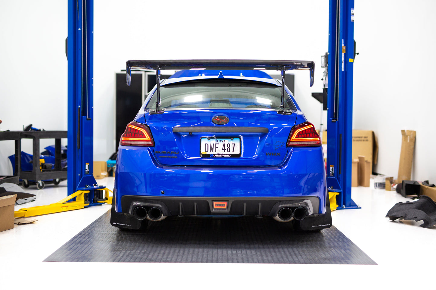 OLM Spec CR テールライト（レッドレンズ・ブラックベース）- 2015-2021 スバル WRX & STI用