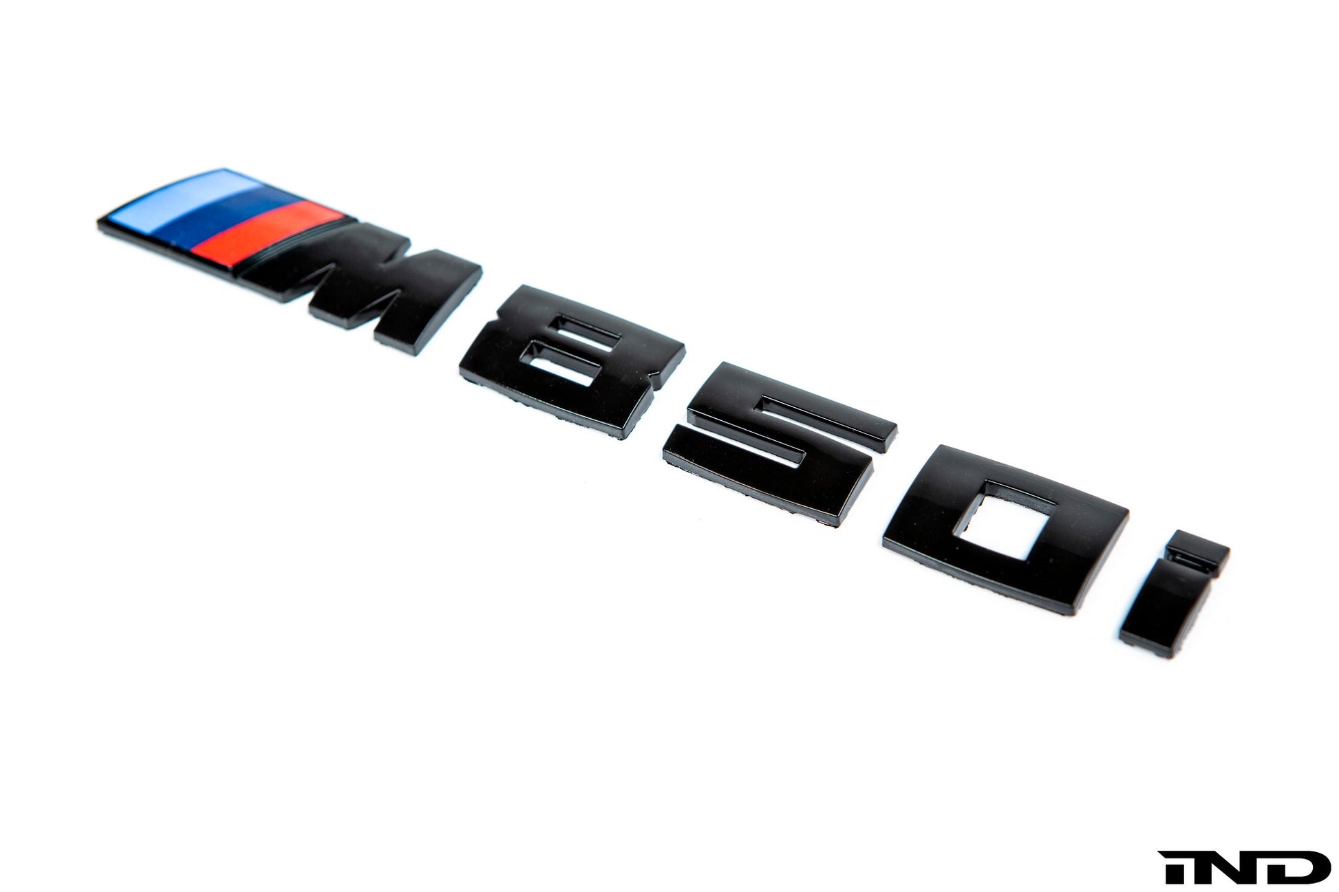 iND g15 m850i painted trunk emblem - iND Distribution
