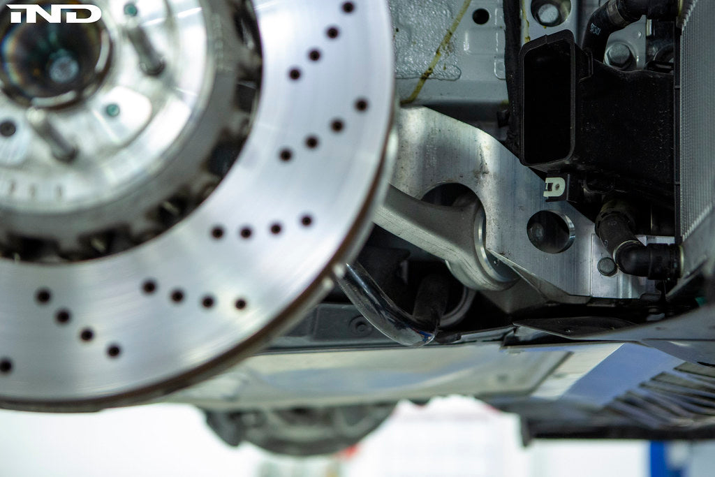 Fall-Line Motorsports G8X M2 / M3 / M4 フロントモノボールコンバージョン