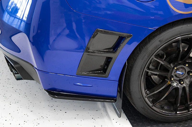 OLM ペイントマッチド／グロスブラック リアバンパーリップ - ワールドラリーブルー - 2015-2021 スバル WRX / STI用