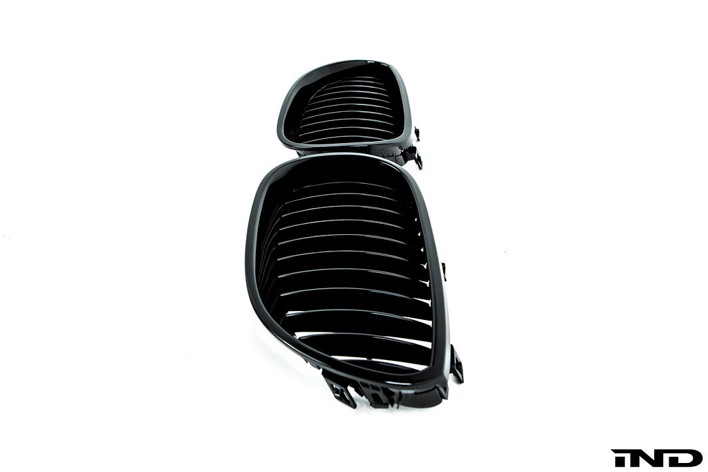 IND E60 M5 塗装済みフロントグリルセット