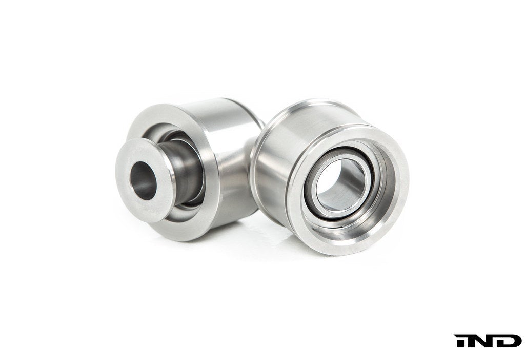 Fall-Line Motorsports E9X M3 / E82 1M リアロアコントロールアームベアリングセット - アウター