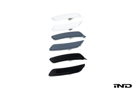 IND I20 iX 塗装済みリアリフレクターセット