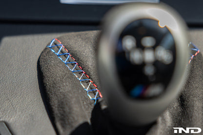 IND E9X M3 トリコロールステッチ アルカンターラシフトブーツ