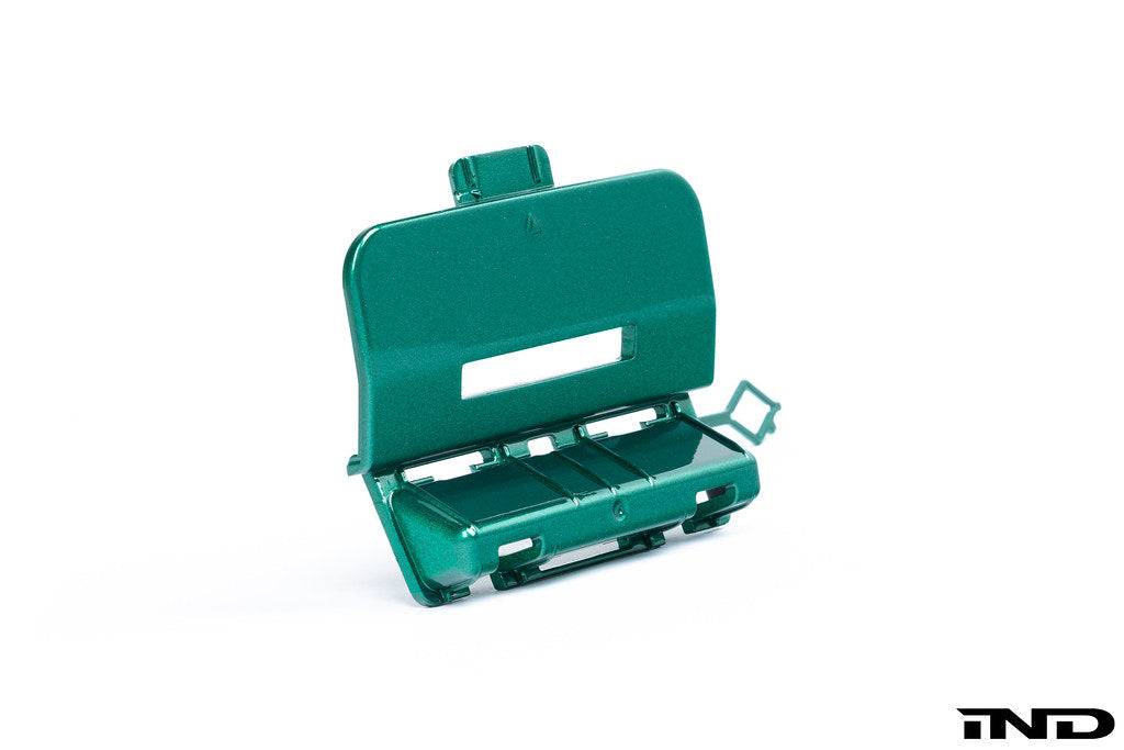 IND G8X M3 / M4 純正交換用リア牽引フックカバー