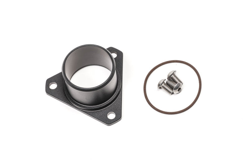 Radium Engineering FCST-X 3ボルト リモートマウント フィルネック - ストレート - 1.5インチ バーブ付