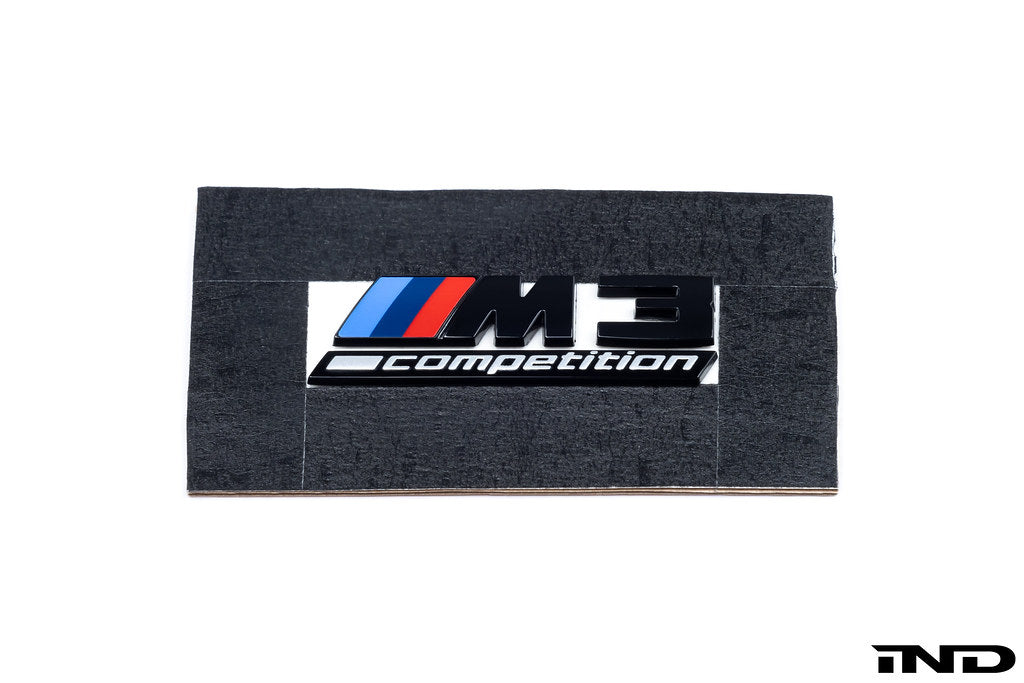IND G8X M3 / M4 コンペティション グロスブラック フロントグリルエンブレム