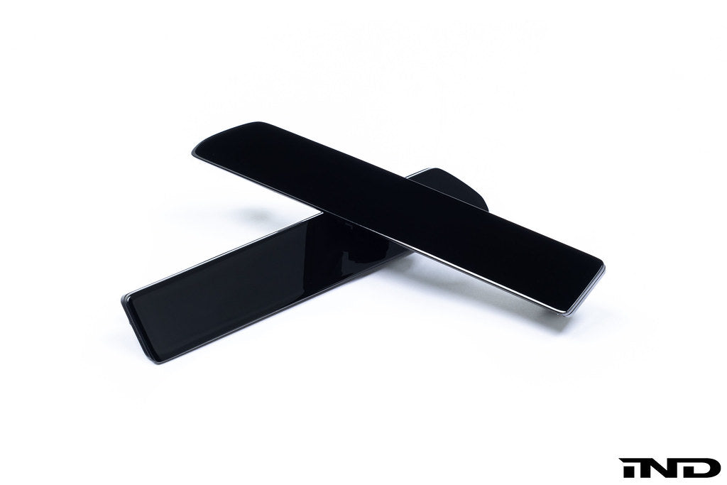 IND G87 M2 塗装済みリアリフレクターセット - グロスブラック