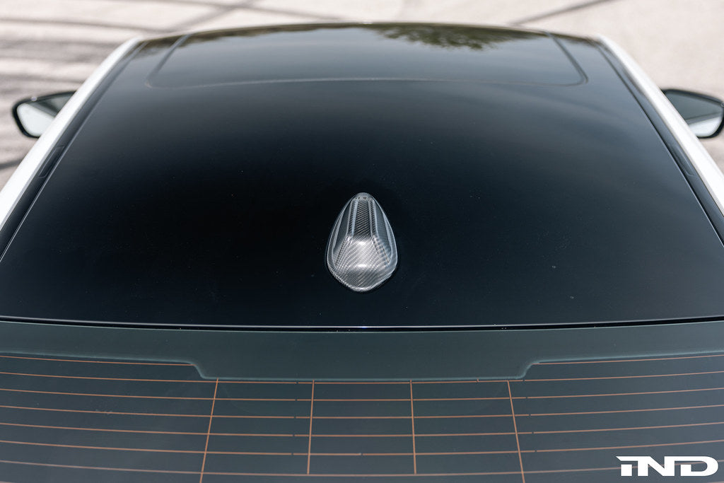 AutoTecknic G-Chassis LCI ドライカーボンルーフアンテナ - 2023+ 2x2 ウィーブ