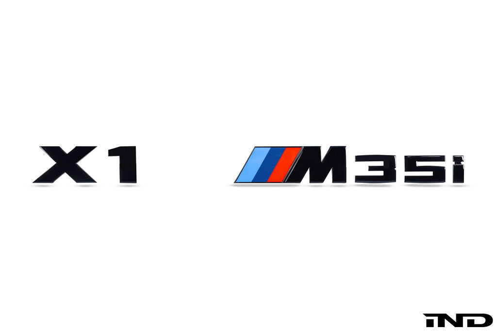 IND U11 X1 M35i 塗装済み トランクエンブレム