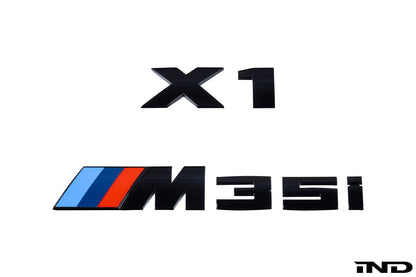 IND U11 X1 M35i 塗装済み トランクエンブレム