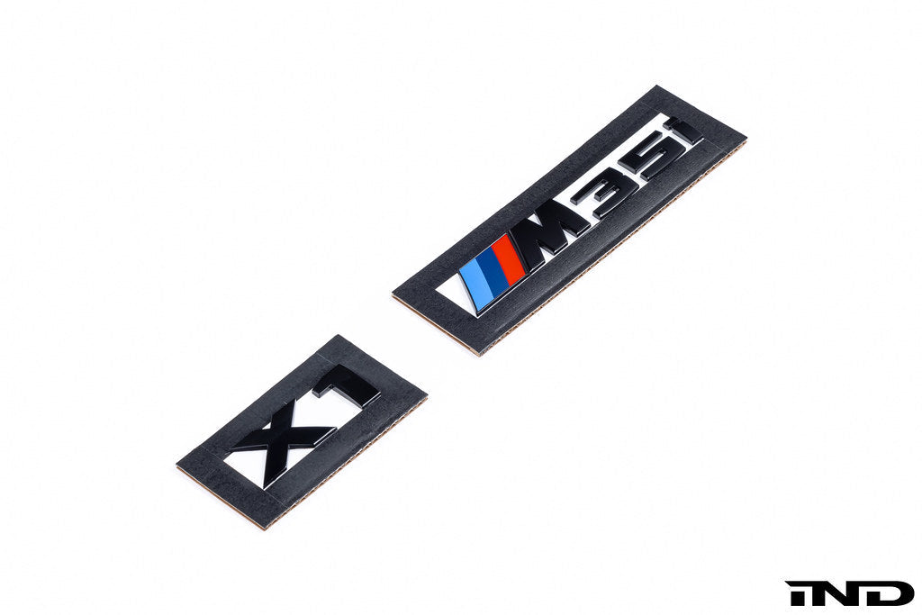 IND U11 X1 M35i 塗装済み トランクエンブレム
