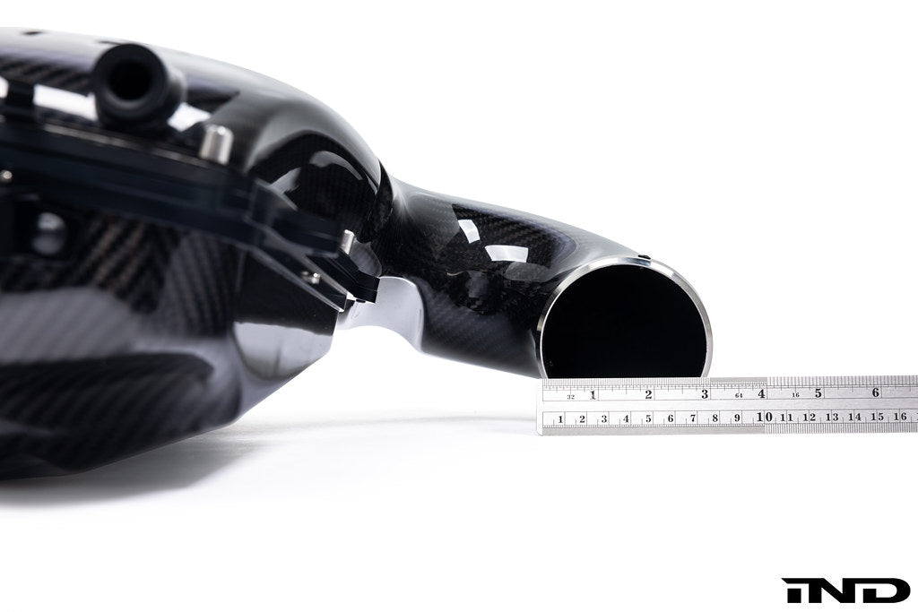 Eventuri Mercedes W205 C63 / C63S AMG ブラックカーボンインテークシステム - V2