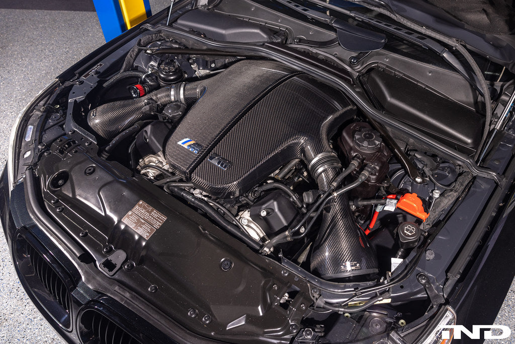 Eventuri BMW E60 M5 / E63 M6 ブラックカーボンインテークシステム - V2