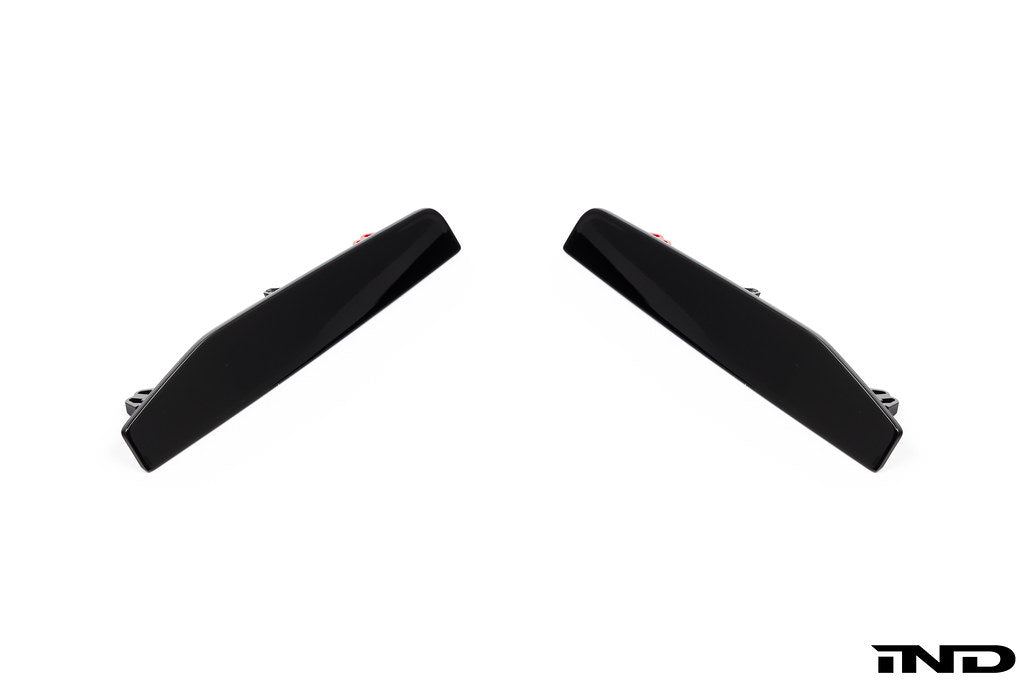 IND U10 X2 M35i 塗装済みリアリフレクターセット - グロスブラック