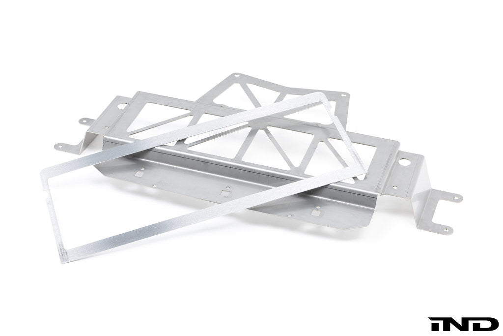 Fall-Line Motorsports G90 / G99 M5 オイルクーラーガード