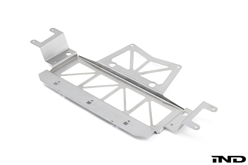 Fall-Line Motorsports G90 / G99 M5 オイルクーラーガード