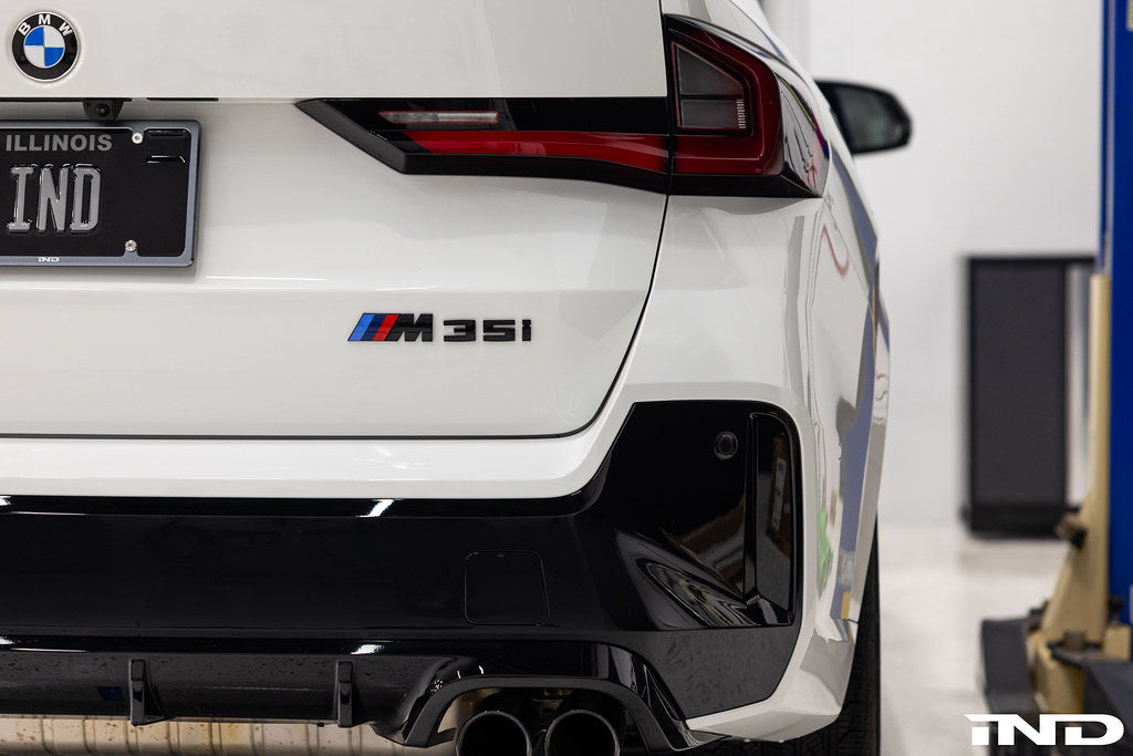 IND U11 X1 M35i 塗装済み トランクエンブレム