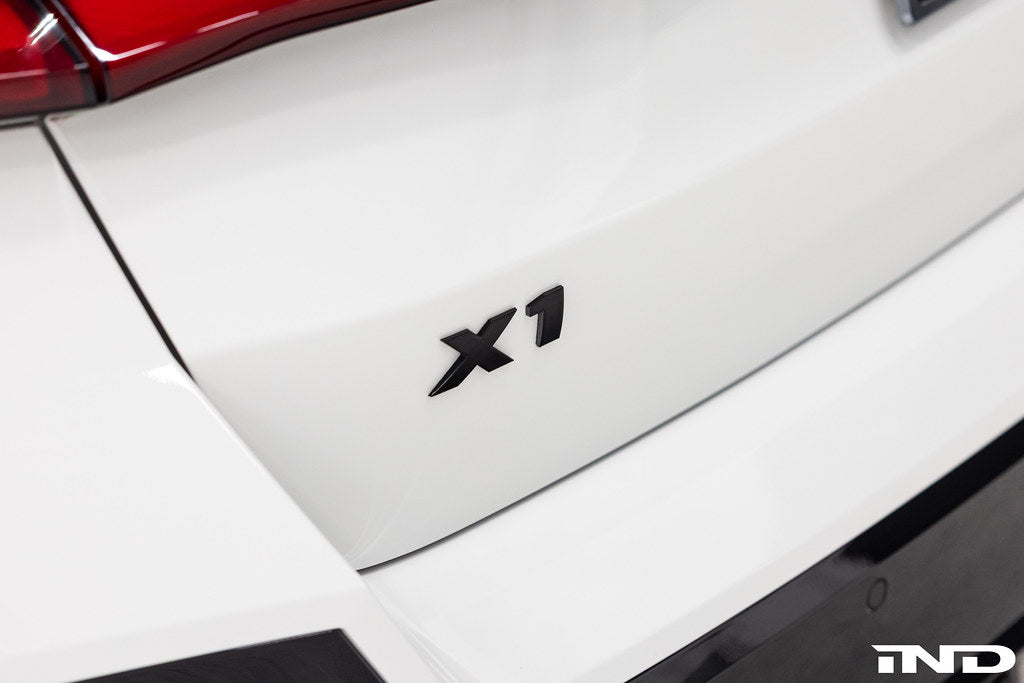 IND U11 X1 M35i 塗装済み トランクエンブレム