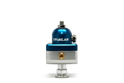 Fuelab 575 ハイプレッシャー アジャスタブルミニ燃圧レギュレーター ブロッキングタイプ 25-65 PSI（約1.72-4.48bar） (1) -6AN イン (2) -6ANアウトレット ブルー