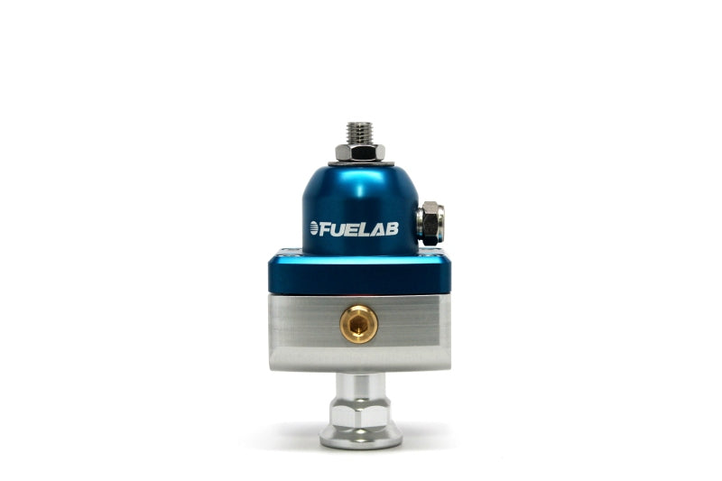 Fuelab 575 キャブレター用アジャスタブルミニ燃圧レギュレーター ブロッキングタイプ 10-25 PSI (1) -6AN イン (2) -6ANアウトレット - ブルー